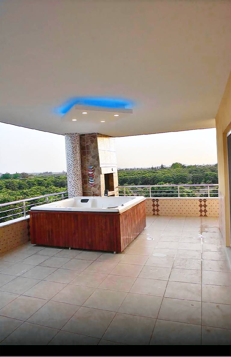 Villa with jacuzzi — photo 3