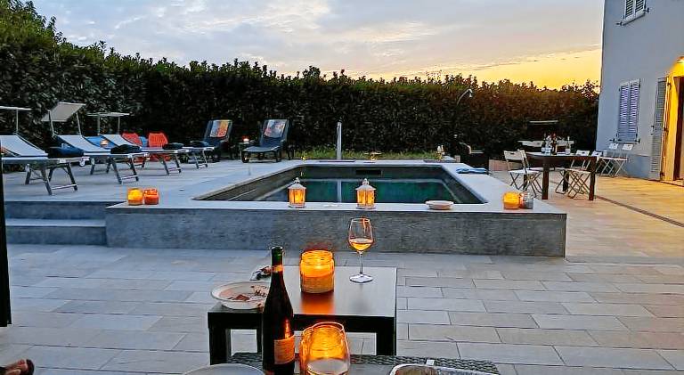 Vacation home with pool, patio & BBQ — photo 2