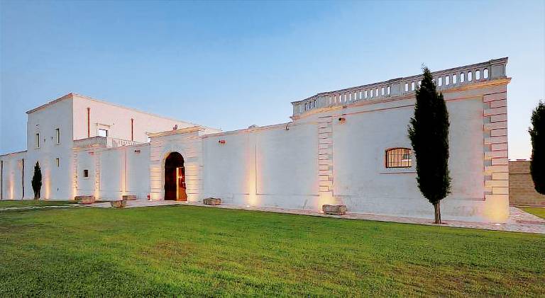 Child-friendly charming farm with pool, garden & patio | Dogs allowed in Crispiano
