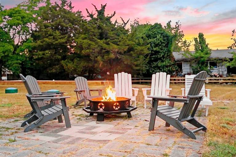 Lusby Beach House 3 BD 2 BA Steps to the Sand