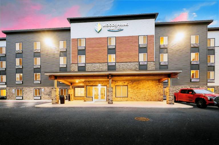WoodSpring Suites Dearborn Detroit — photo 5