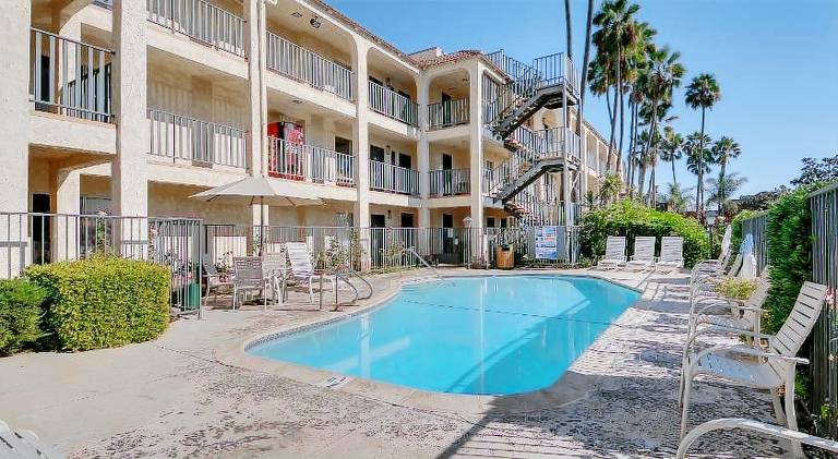 Vagabond Inn Glendale — photo 4
