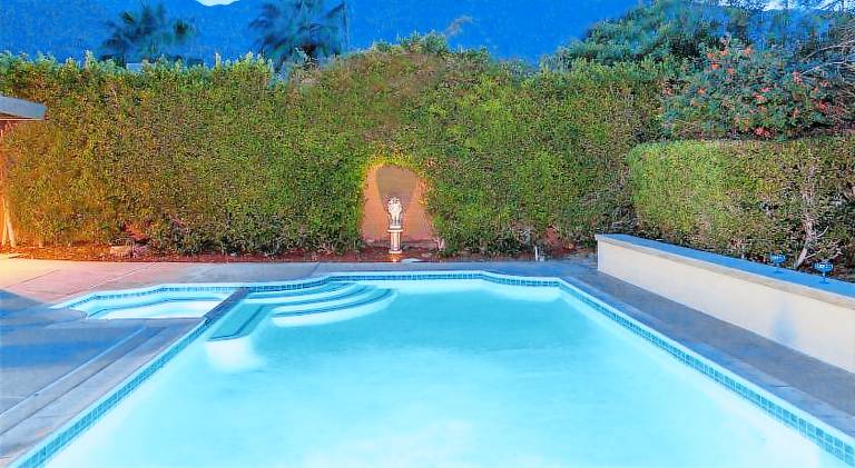 Villa with private pool & jacuzzi in Palm Springs, CA