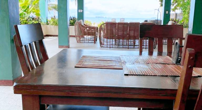 Entire Private Beachfront Villa in Siargao — photo 4