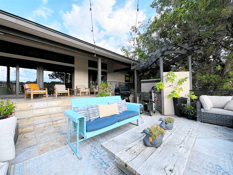 House Lakeway
