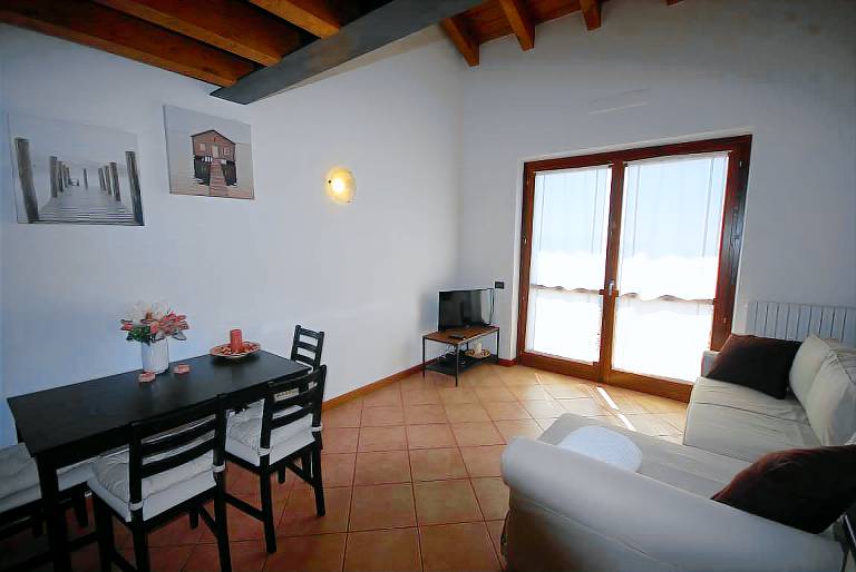 Apartment with private pool — photo 4