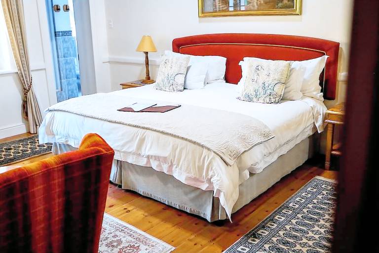 Bed & Breakfast  Oudtshoorn