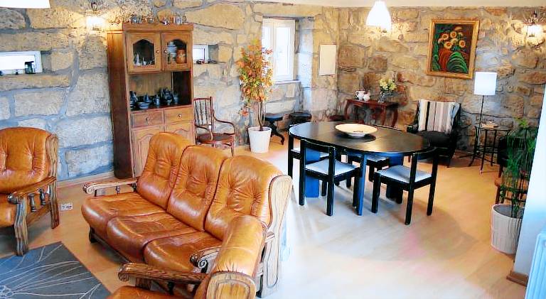 Vacation home with patio, BBQ & garden — photo 4
