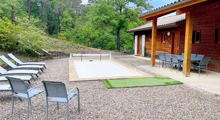 Fully equipped ample vacation home with terrace, private pool & BBQ | Pet-friendly — photo 4