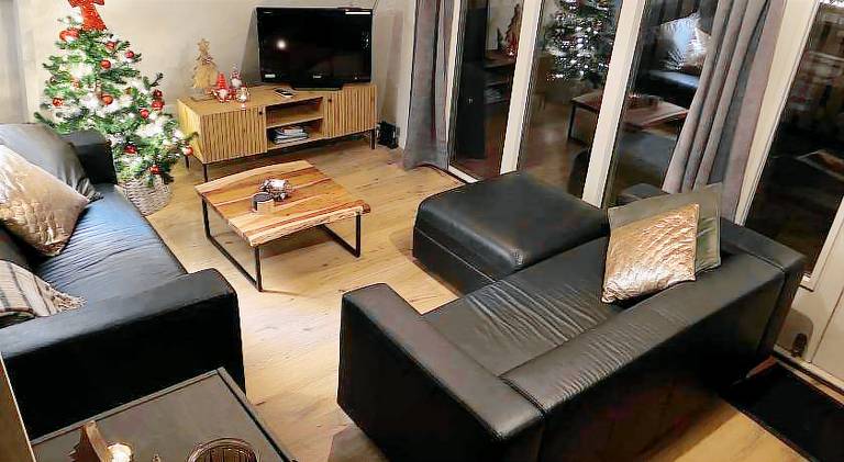 Chalet with pool — photo 2