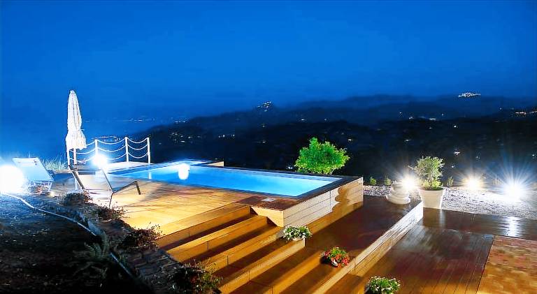 Villa with pool — photo 5
