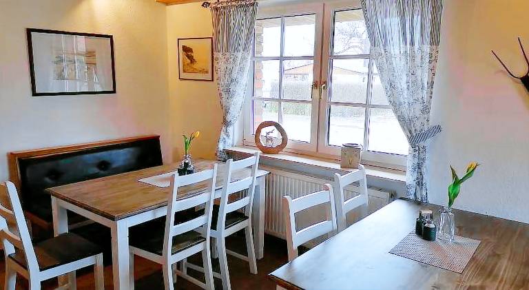 Holiday apartment with garden, patio & BBQ — photo 4