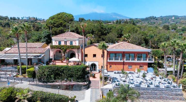 Children-friendly house with grill, terrace & garden | Pets allowed — photo 2
