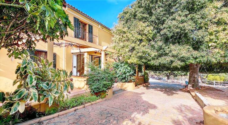 Villa with barbeque, garden & terrace — photo 5
