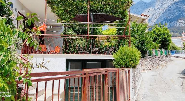 Rental apartment with 3 rooms for 6 persons — photo 2