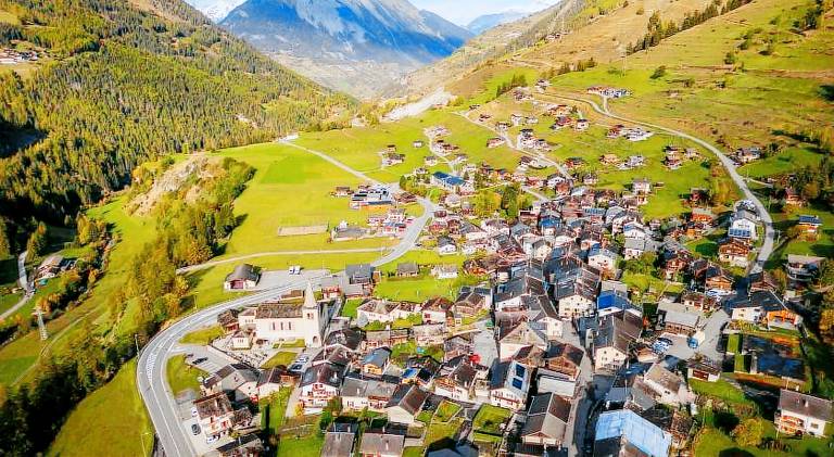 Swiss Alps Coliving Community Stay for Remote Workers — photo 5
