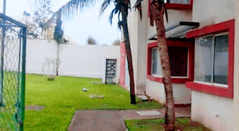 Apartment with pool — photo 5