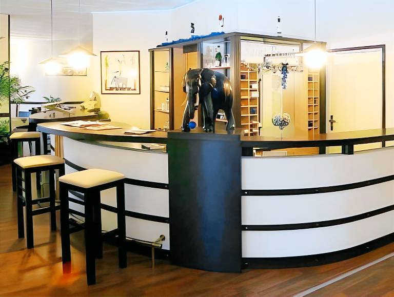 Serviced apartment with yard, terrace & pool | Close to Capitole de Toulouse in Toulouse