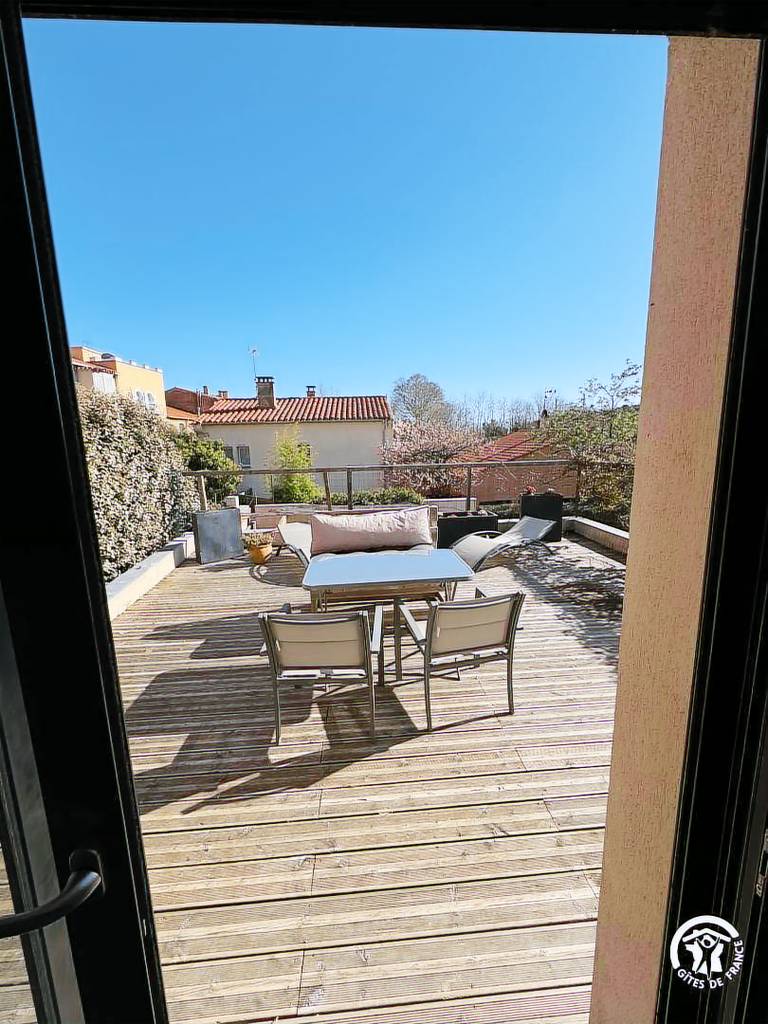 Gite with patio & yard — photo 2