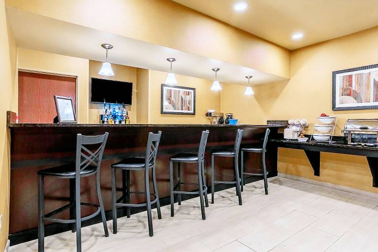 Cobblestone Hotel & Suites - Harborcreek — photo 3