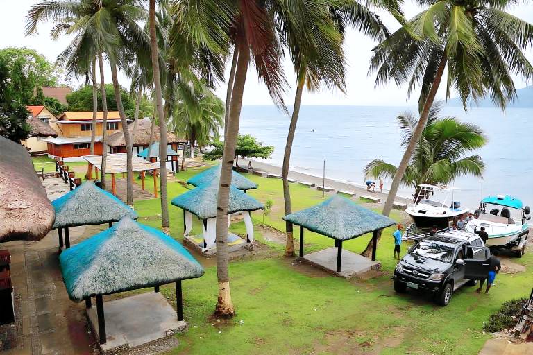 Saltitude Dive & Beach Resort in Mabini