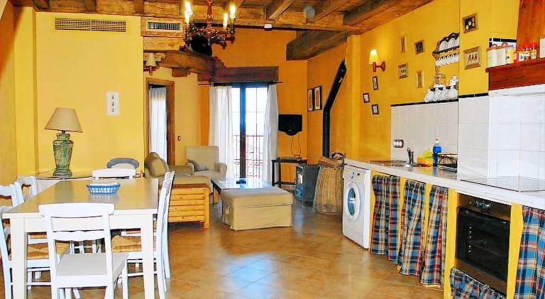 Vacation home with pool | Pets allowed — photo 4