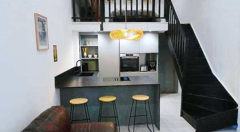 Rental apartment | Close to Marseille Cathedral | Suitable for remote work in Marseille