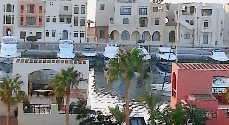 Apartment with pool in Aqaba
