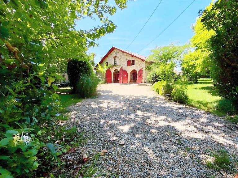 Cottage with patio, yard & pool | Garden view — photo 3
