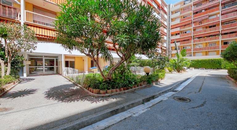Fully equipped apartment with patio | Close to Promenade des Anglais | Beach nearby | Suitable for remote work | Pets allowed — photo 4