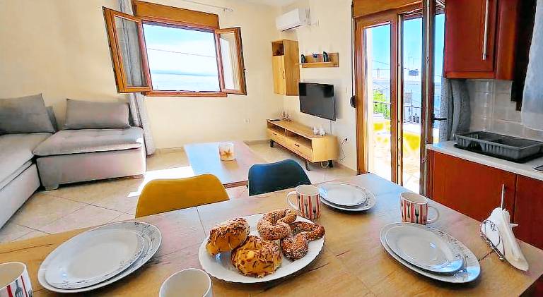 Rental apartment with terrace | Perfect for remote work | Pet-friendly in Chios