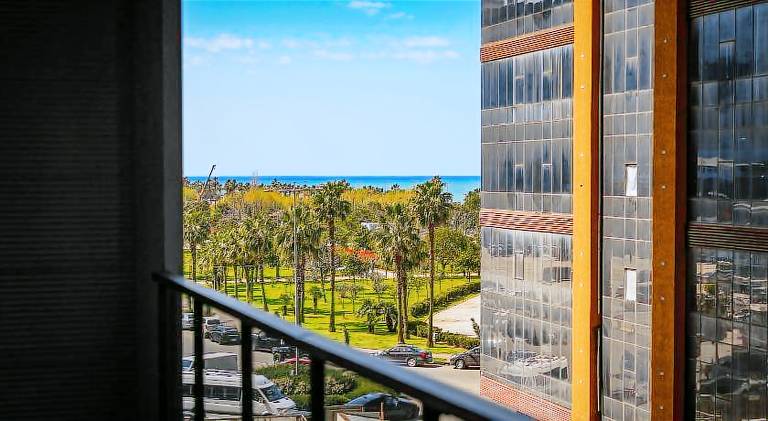 Serviced apartment with terrace — photo 5
