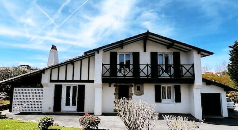 Villa with 3 rooms for 6 persons in Bidart