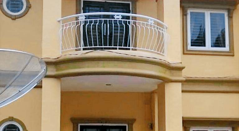 220 m&sup2; Villa