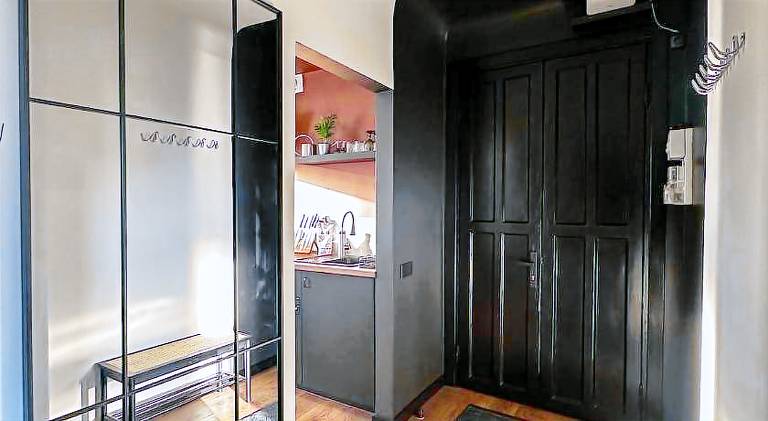 Stylish design apartment next to Central Station — photo 2