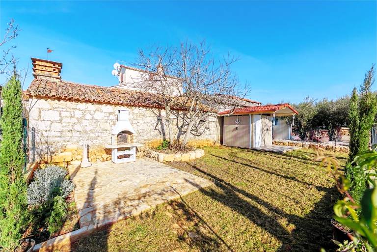 Fully equipped house with yard, terrace & BBQ | Pets allowed — photo 4