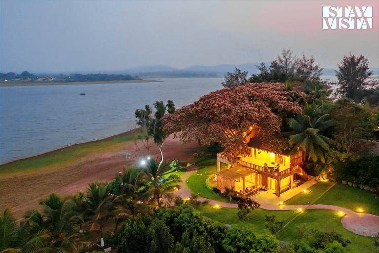 279 m&sup2; Villa