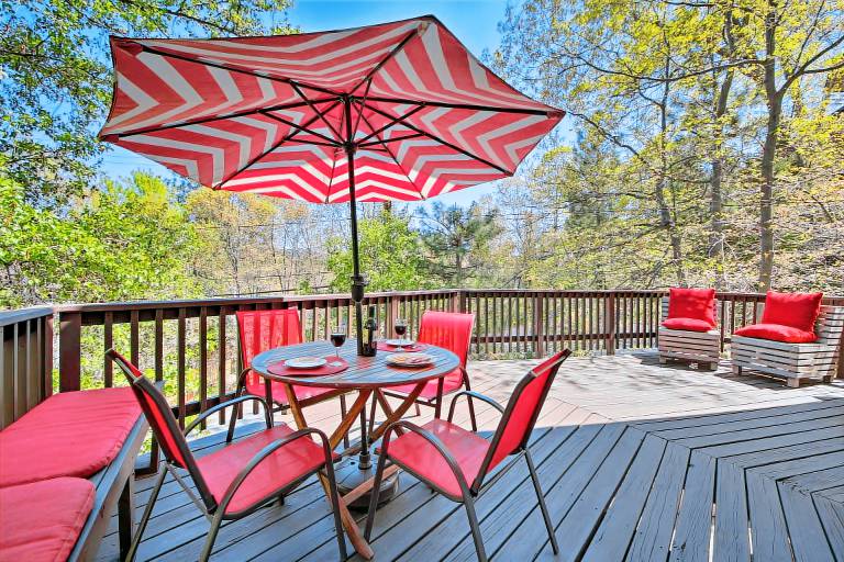 Bikes + Game Room: Lovely Lake Arrowhead Home! in Lake Arrowhead, CA