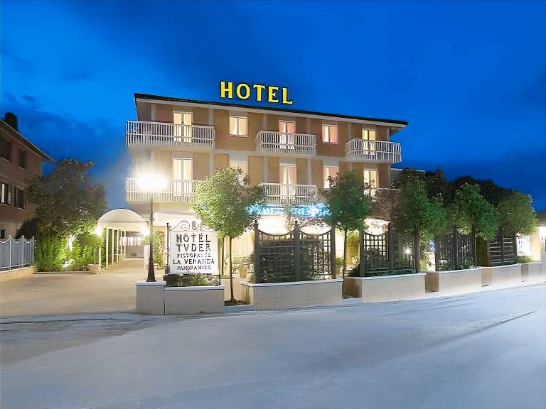 Hotel Tuder in Todi