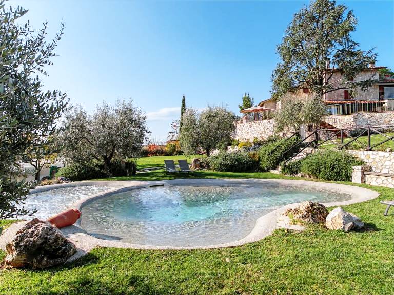Kinderfreundliche Villa mit Garten, Terrasse und Sauna | Panoramablick