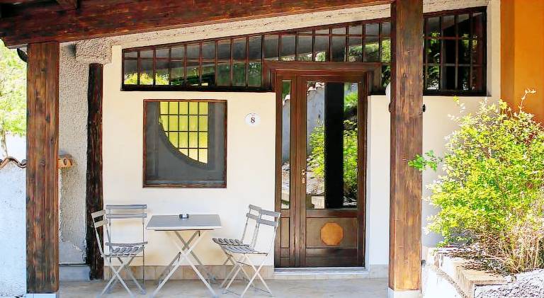 Holiday apartment with pool, BBQ & yard — photo 4