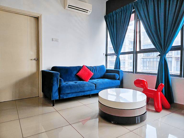 Lovely apartment with pool, yard & hot tub | Suitable for remote work | Pet-friendly — photo 4