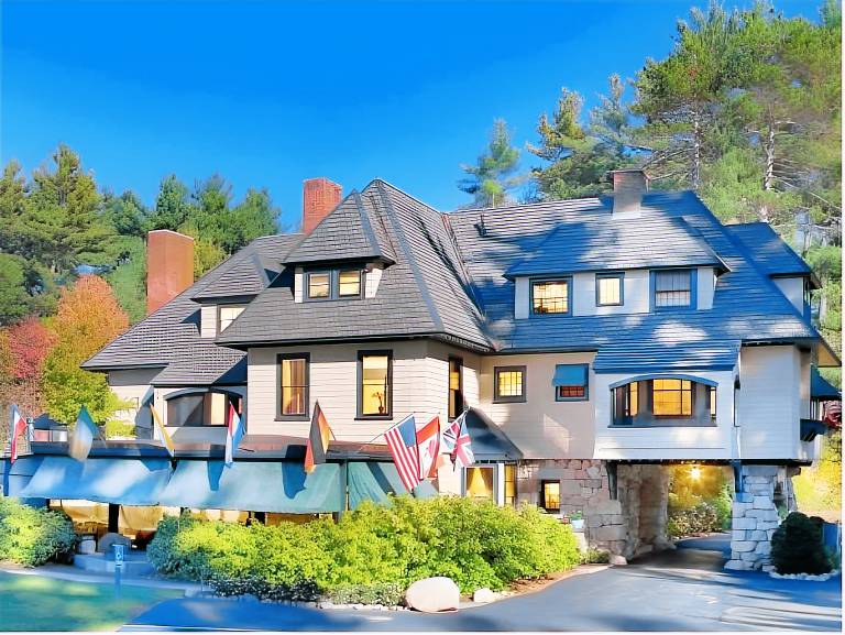 Stonehurst Manor Breakfast & Dinner Included in North Conway, NH