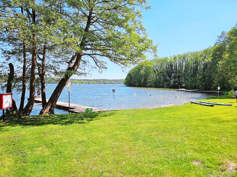 Vacation home with BBQ & patio | Garden view — photo 3