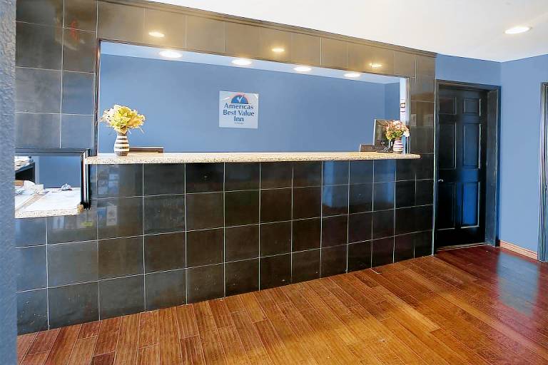 Americas Best Value Inn Waco — photo 2