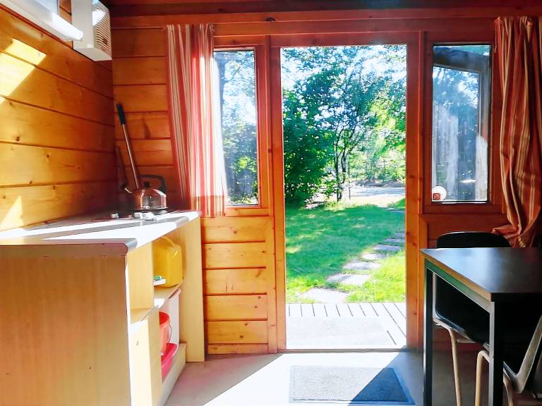 Pleasant vacation home with yard | Pets allowed — photo 5