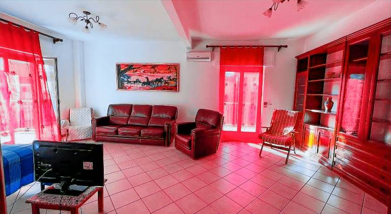 Holiday apartment with 3 rooms for 6 persons — photo 2