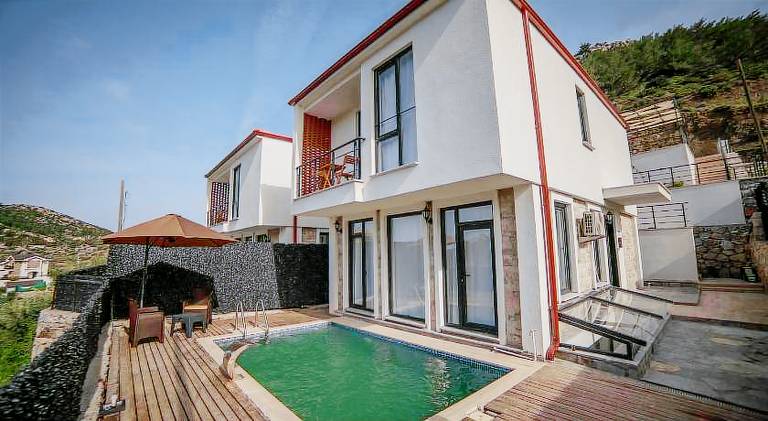 Spacious villa with BBQ, terrace & private pool | Pet-friendly in Marmaris
