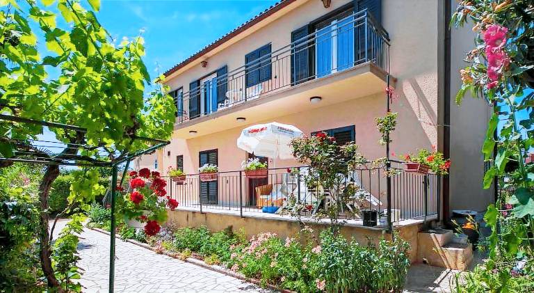 Apartment with 3 rooms for 6 persons — photo 4
