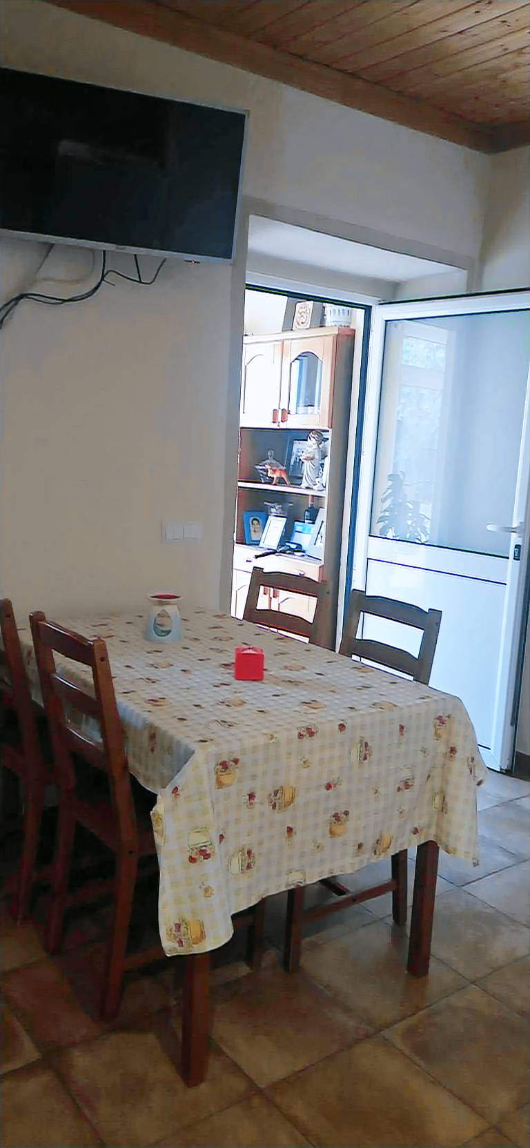 Vacation home with yard, grill & terrace | Mountain view | Perfect for remote work | Dogs allowed — photo 3
